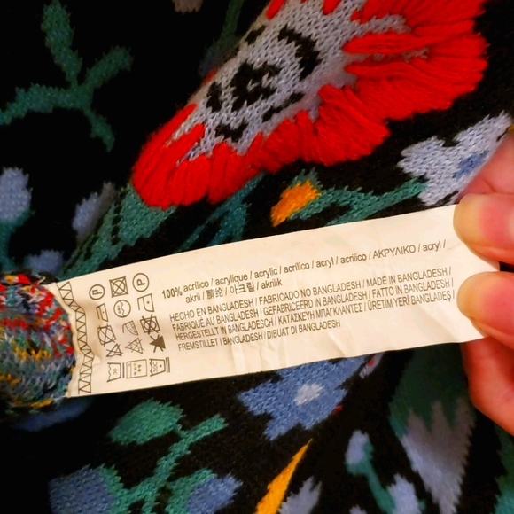 Pull & Bear black floral sweater - Picture 5 of 7